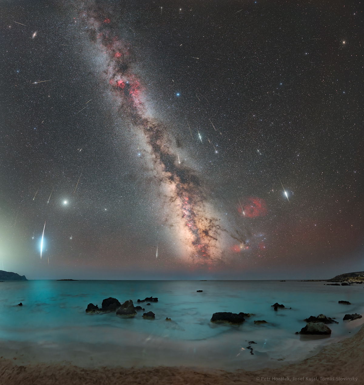 2021 08 11 Pano Elafonisi met fin-CCMZ 1500px-2