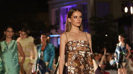 Defilé prehliadky Fera Mikloška v Piešťanoch. 