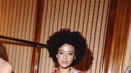 Modelky v zákulisí na prehliadke 50 odtieňov Fera Mikloška. 