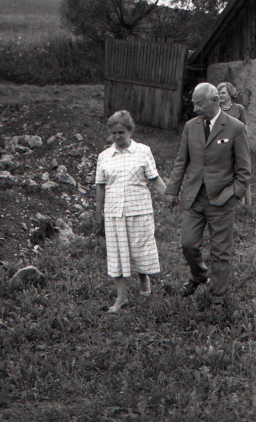 Hana Ponická s Alexandrom Dubčekom v Lukavici,...