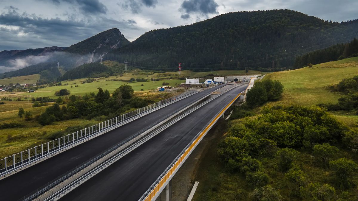 Lietavská Lúčka - Dubná Skala vrátane tunela...
