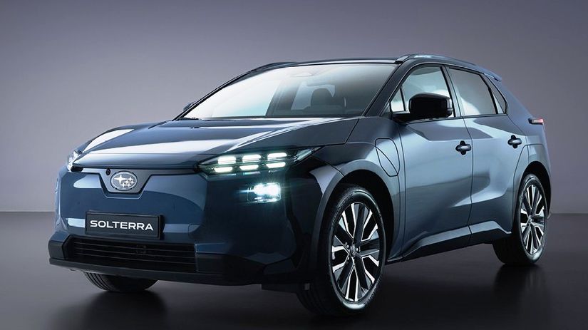 Solterra má úplne prepracovanú prednú časť...