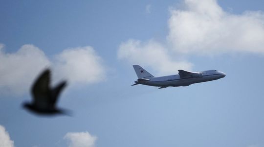 Východne od Moskvy sa zrútilo vojenské lietadlo