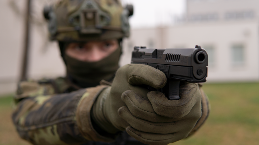 Výcvik so zbraňou CZ P-10 C