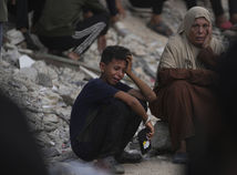 Izrael Gaza Palestínčania streľba priechod pomoc-obete