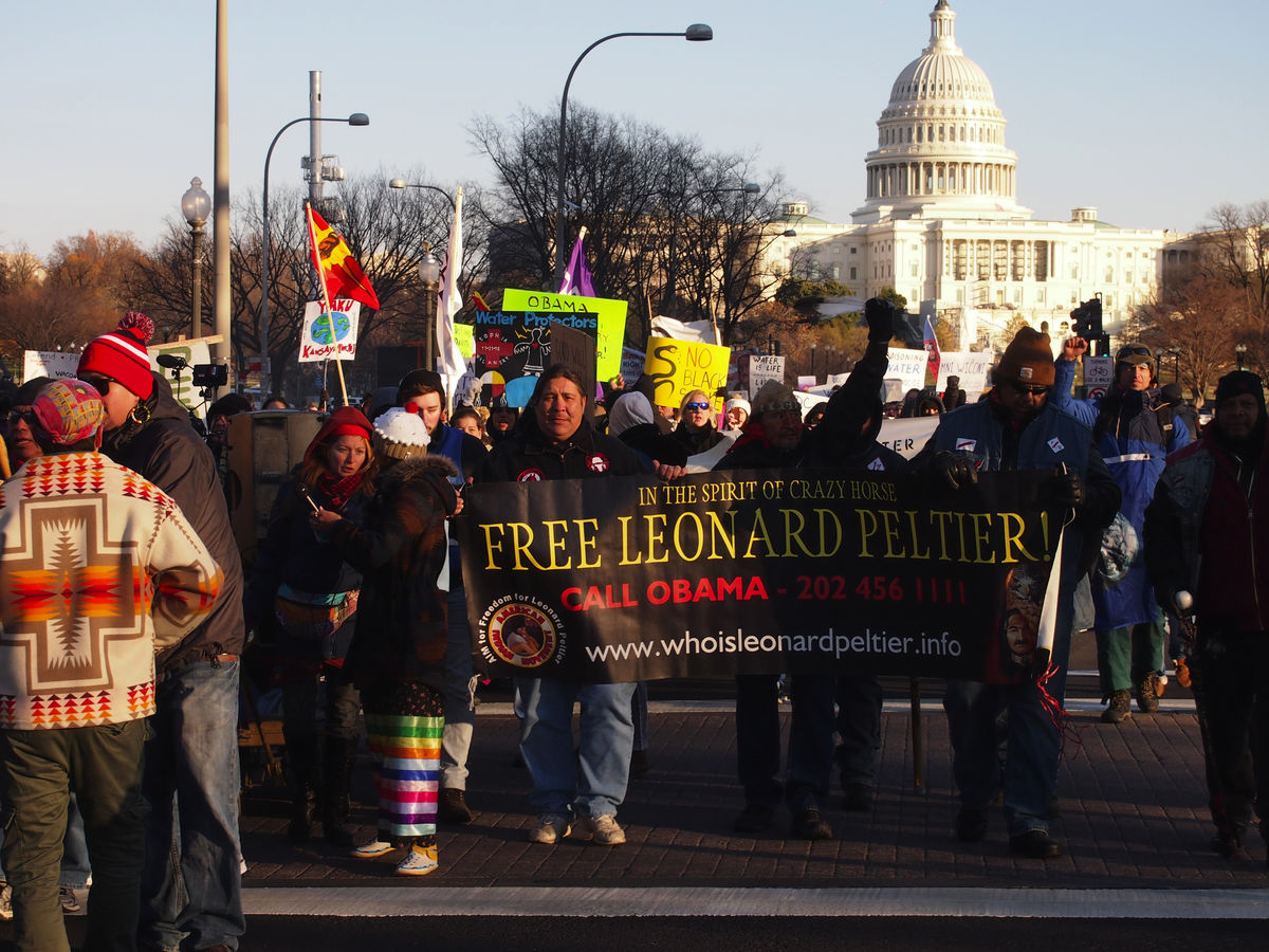 Protest za prepustenie Peltiera v roku 2016.