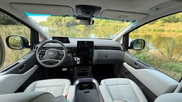 Hyundai Staria Hybrid - interiér a detaily