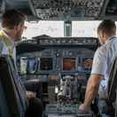 lietadlo, kabína, kokpit, pilot, piloti, kopilot, lietanie, cetovanie, dovolenka,