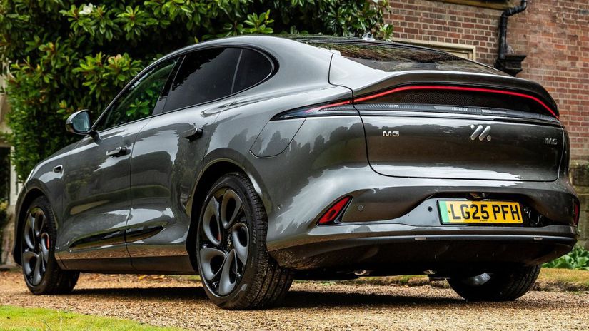 MG IM6 je zase typické elektrické SUV. V...