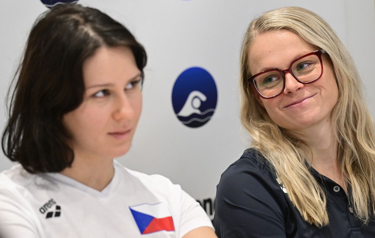 České plavkyne Daryna Nabojčenková a Kristýna...