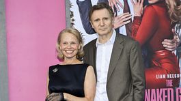 Pamela Anderson a Liam Neeson