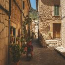 Majú, čo chceli? Európsky ostrov protestoval proti turistom, teraz má prázdne reštaurácie a zatvára hotely