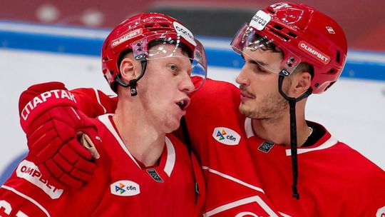 Prekvapenie na úkor slovenského dua v KHL. Čajkovský už neoblečie dres Spartaka, neistý je aj Ružička