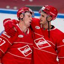 Prekvapenie na úkor slovenského dua v KHL. Čajkovský už neoblečie dres Spartaka, neistý je aj Ružička