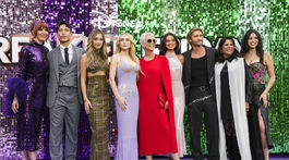 Zľava: Kristin Burr, Manny Jacinto, Julia...