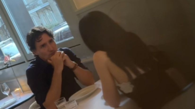 Speváčka Katy Perry a expremiér Kanady Justin...