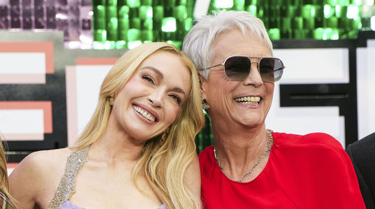 Herečka Lindsay Lohan (vľavo) a Jamie Lee...