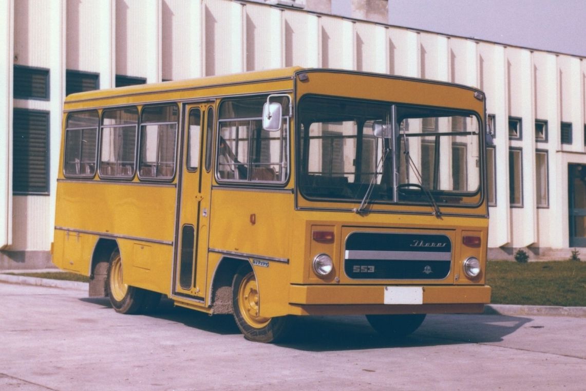 Ikarus 553