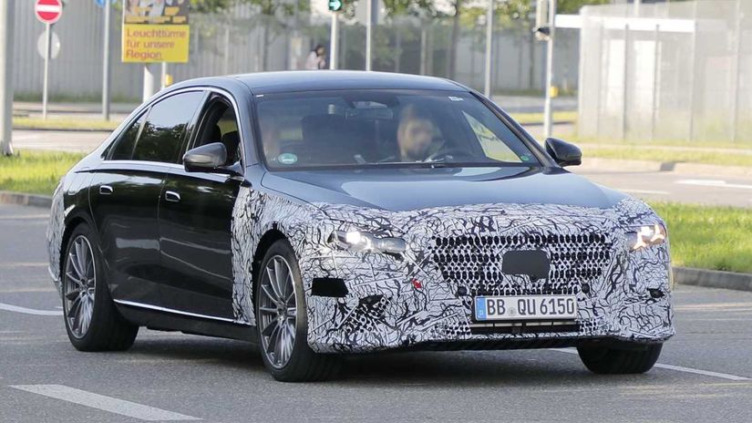 Aj vynovená trieda S dostane reflektory s...