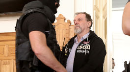  V utorok, tretí pojednávací deň, vypovedajú...