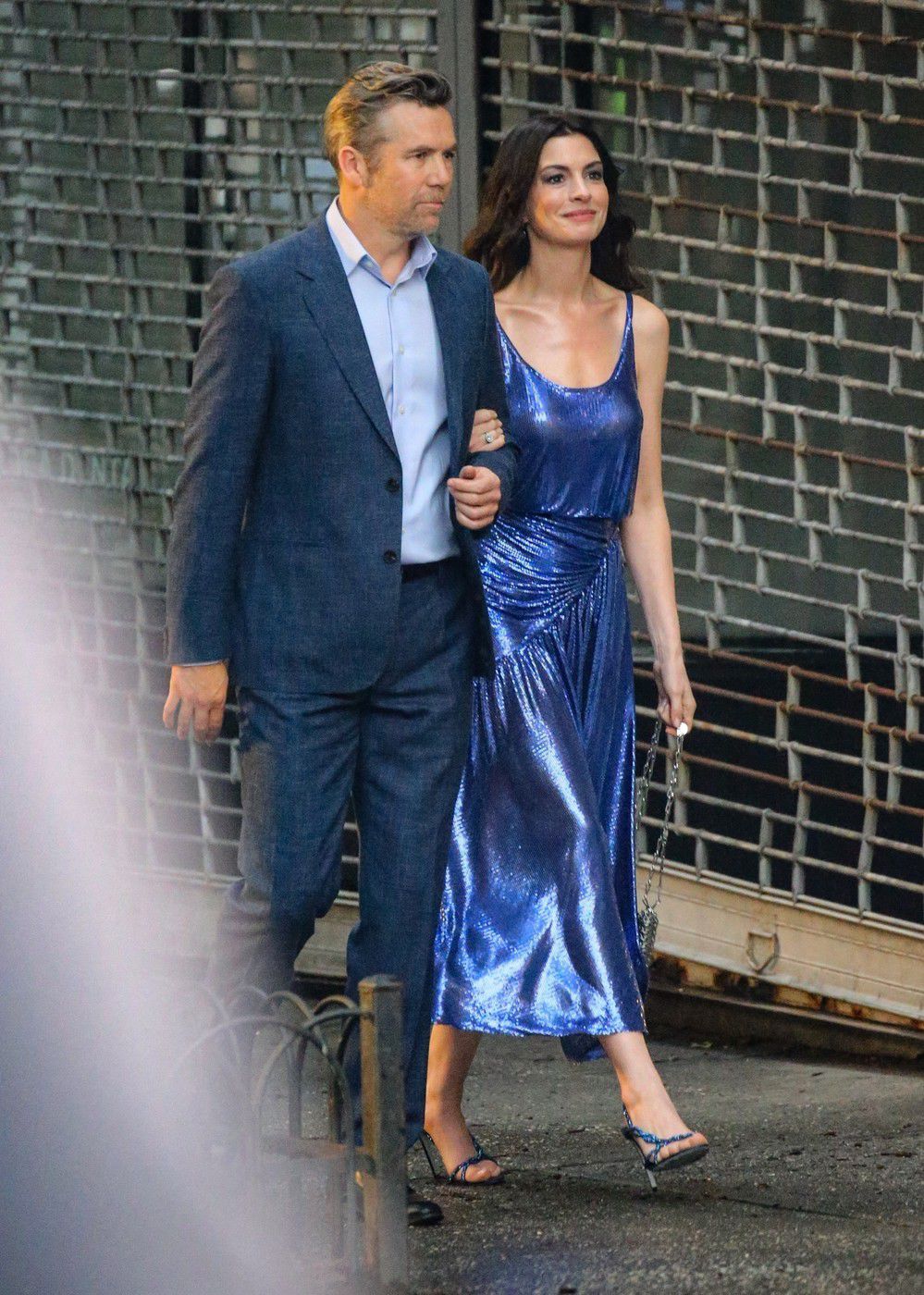 Herečka Anne Hathaway a herec Patrick Brammall...