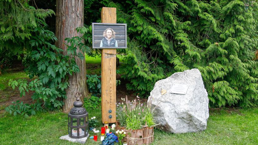 Dočasné pamätné miesto Laury Dahlmeierovej v...