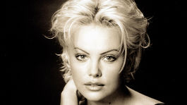  Herečka CHARLIZE THERON., 6. júna 1995 v Los...