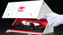 18 Honda RA272 - 1965 Mexican Grand Prix - Richie Ginther - 1.18 scale