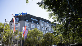 Súčasný stav fasády hotel Holiday Inn v...