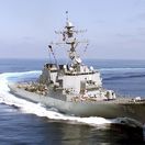 USS Higgins v júni 2001