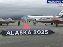 ONLINE: Trump priletel v Air Force One, čaká na Putina. Moskva hovorí o 