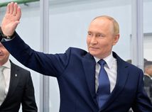 Putin je už v Číne. Zelenskyj telefonoval s Módím, nech na neho tlačí