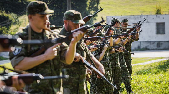 Armáda preveruje zdatnosť záložníkov, za fyzické testy dostanú stovky eur. Absolvent: Tri dni som nevládal chodiť