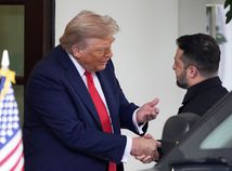 ONLINE: Trump pritvrdzuje: Ukrajina musí vyhlásiť voľby. „Inak to už nie je demokracia,“ odkazuje