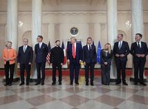 ONLINE: Trump hovoril so Zelenským aj o zárukách. Potom sa k debate pripojili aj lídri Európy