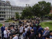 ONLINE: Trump odmietol vstup Ukrajiny do NATO aj návrat Krymu. Vysvetlí si to so Zelenským, o chvíľu sa stretnú