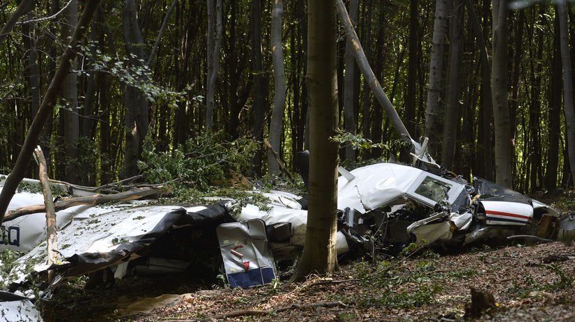 SR Červený Kameň zrážka lietadlá vraky...