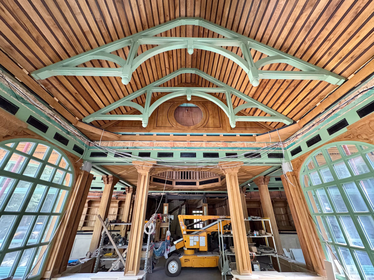 Interiér Hlina vymyslel sám, po technickej...