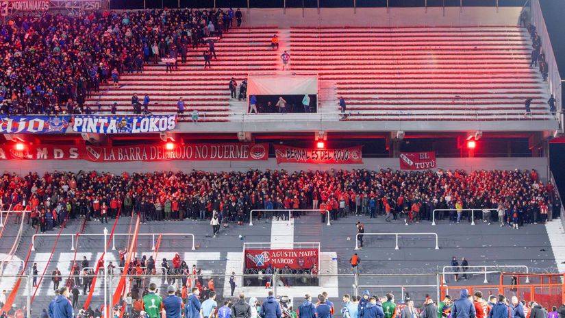 Hosťujúci fanúšikovia Universidad de Chile boli...