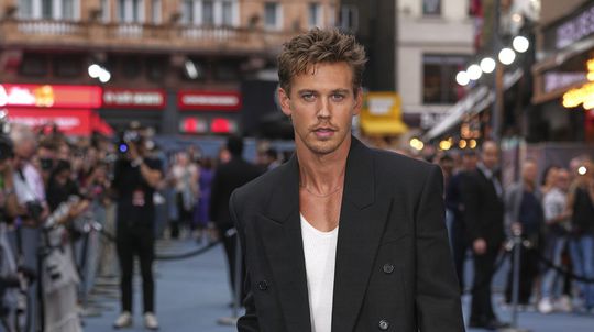 Herec Austin Butler na slávnostnej premiére v...