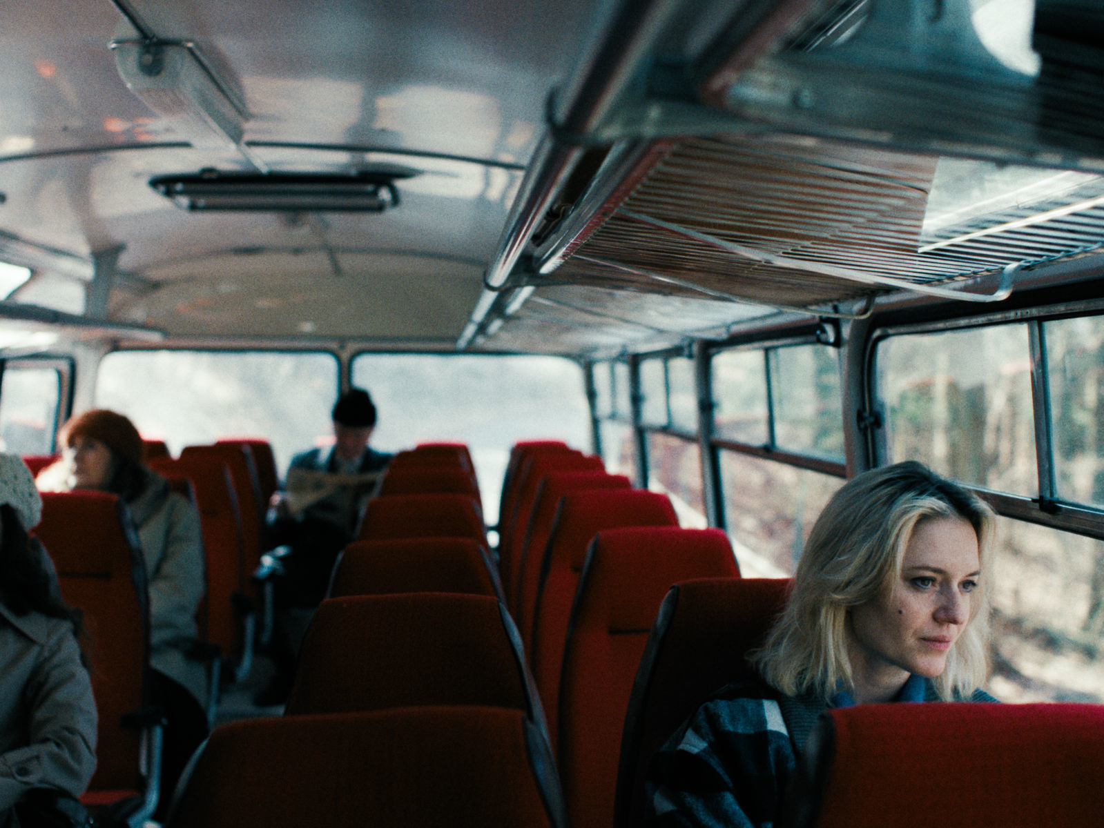 Perla (Rebeka Poláková) musí čeliť trpkým...