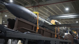 Rakety Flamingo v tajnej továrni Fire Point na...