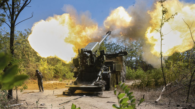 Ukrajinský vojak zo 44. delostreleckej brigády...