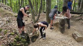 Výskum na hrade Kysak napreduje aj vďaka práci...