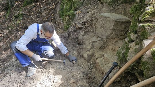 Výskum na hrade Kysak napreduje aj vďaka práci...