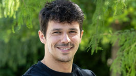 Herec Ladislav Bédi na návšteve v redakcii Pravdy.