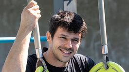 Herec Ladislav Bédi na návšteve v redakcii Pravdy.