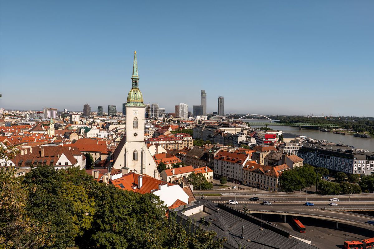 Pohľad na panorámu mesta s plánovanými...