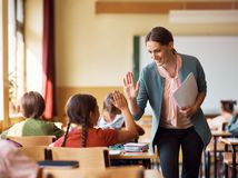 škola, trieda, učiteľka