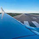 Ryanair, letisko, lietadlo, krídlo, lietanie, cestovanie, dovolenka, dráha
